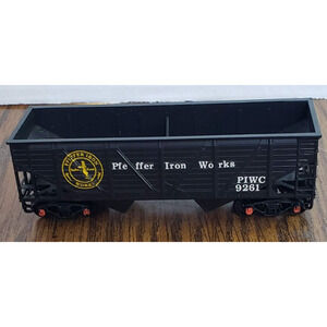 HO Scale Pfeffer Iron Works PIWC 9261 Two Bay Black Hopper Railroad Train Car